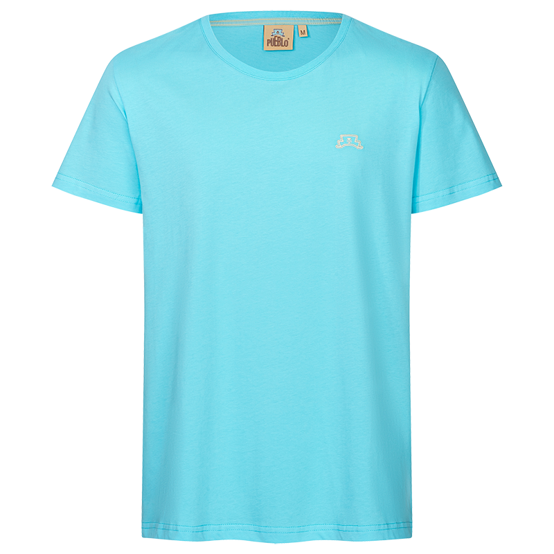 Vorderseite des türkisen PUEBLO Herren T-Shirts mit weiß gesticktem PUEBLO Logo auf der linken Brust.